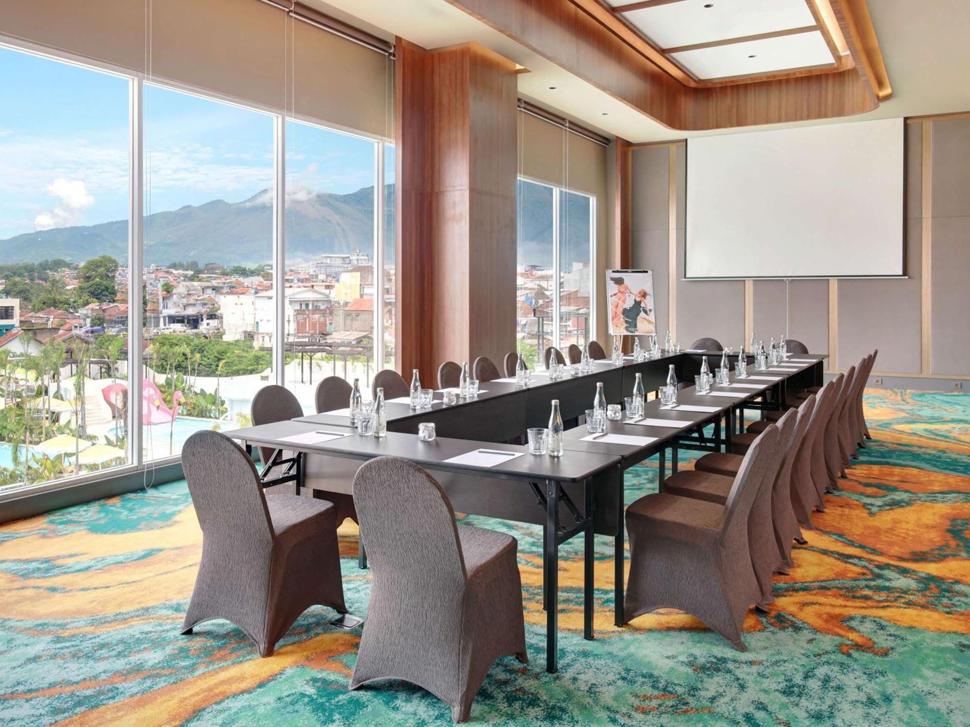 Mercure Garut City Center Zewnętrze zdjęcie